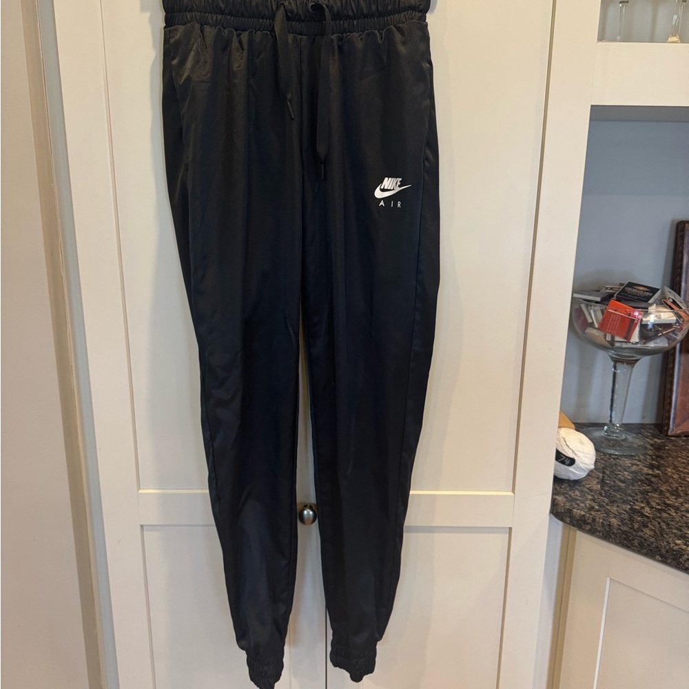 Nike Women’s Jogger Pants Excellent condition!